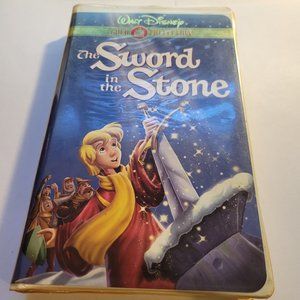 WALT DISNEY THE SWORD IN THE STONE VHS VIDEO .